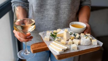 Ako strava ovplyvňuje spánok a sny: Môže syr spôsobovať nočné mory?